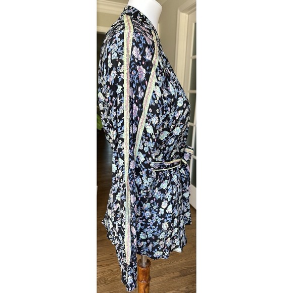 $108 Free People Flower Power Top XS Black Floral Print Split Neck Shirt Boho - Picture 8 of 11